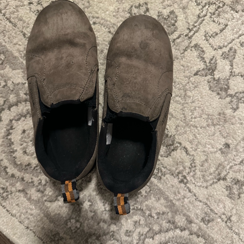 Boys suede Merrell clogs size 12